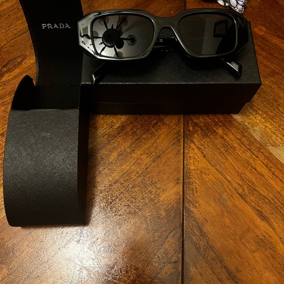 Unisex Sunglasses - Picture 4 of 8